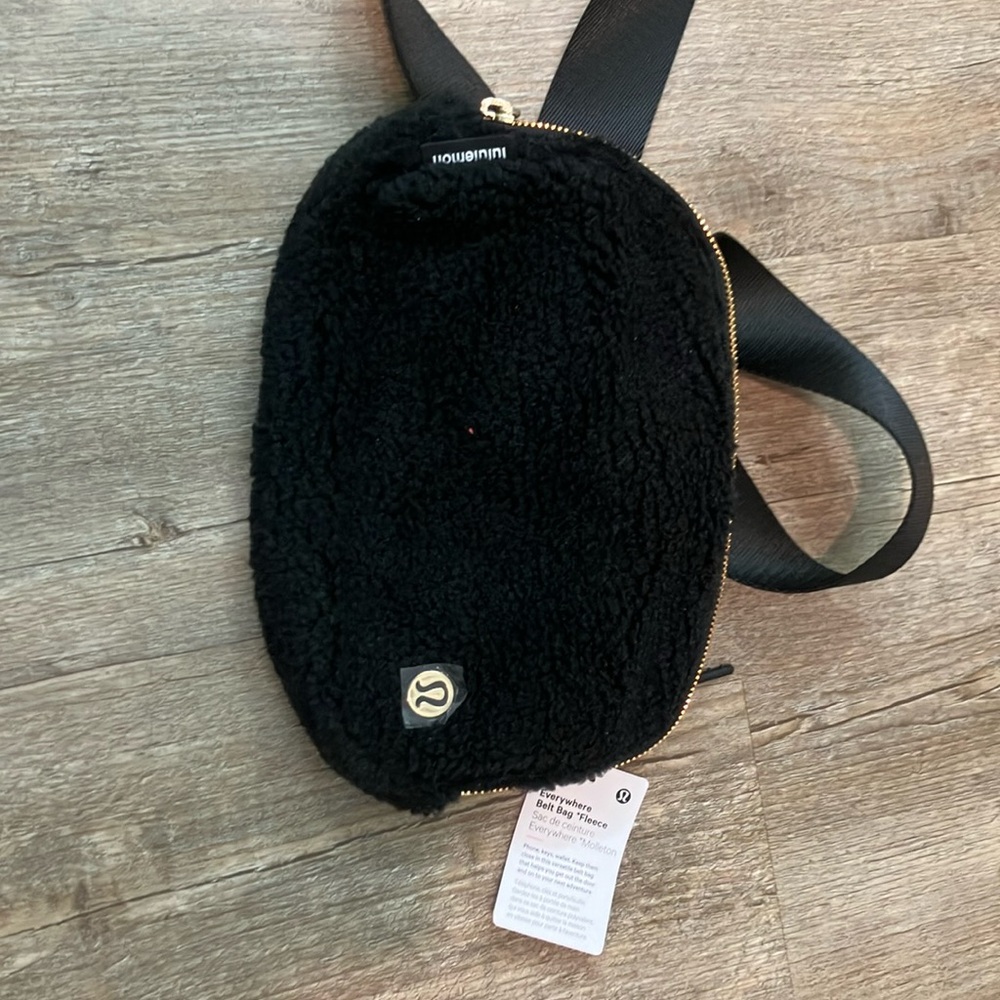 NWT Lululemon fleece belt bag